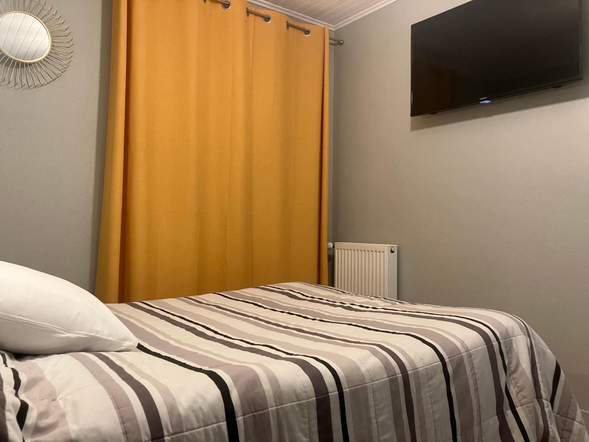 Hotel Du Nord Chambres Familiales Fontaines  Экстерьер фото