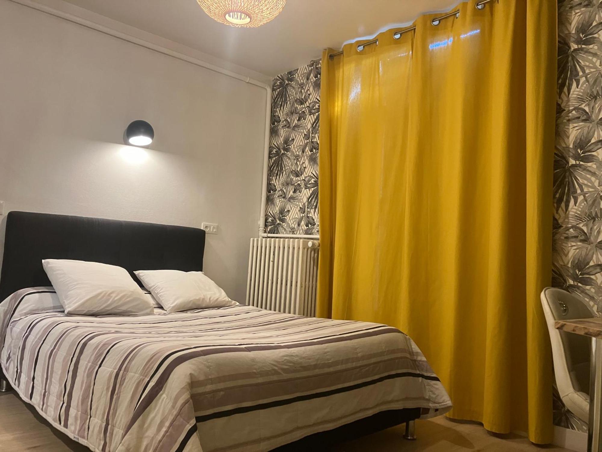 Hotel Du Nord Chambres Familiales Fontaines  Экстерьер фото
